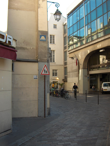 [Rue de la Sainte-Croix de la Bretonnerie]